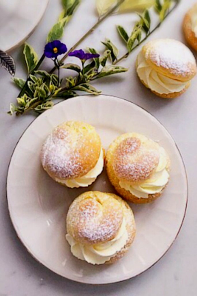 Easy Choux pastry filled with caramel and whipped cream