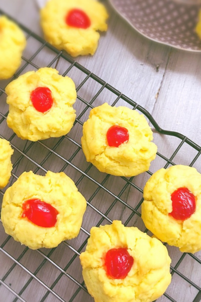 Melt-in-your-mouth cookies made with icing sugar and custard powder