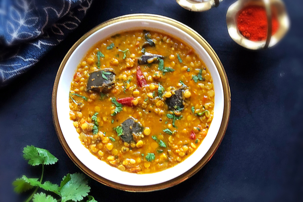 Gram/Chana Dal cooked with brinjal and fragrant spices