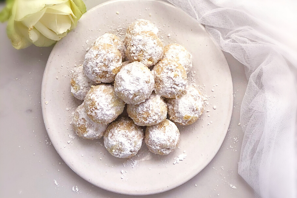 Easy brown butter pecan nut balls