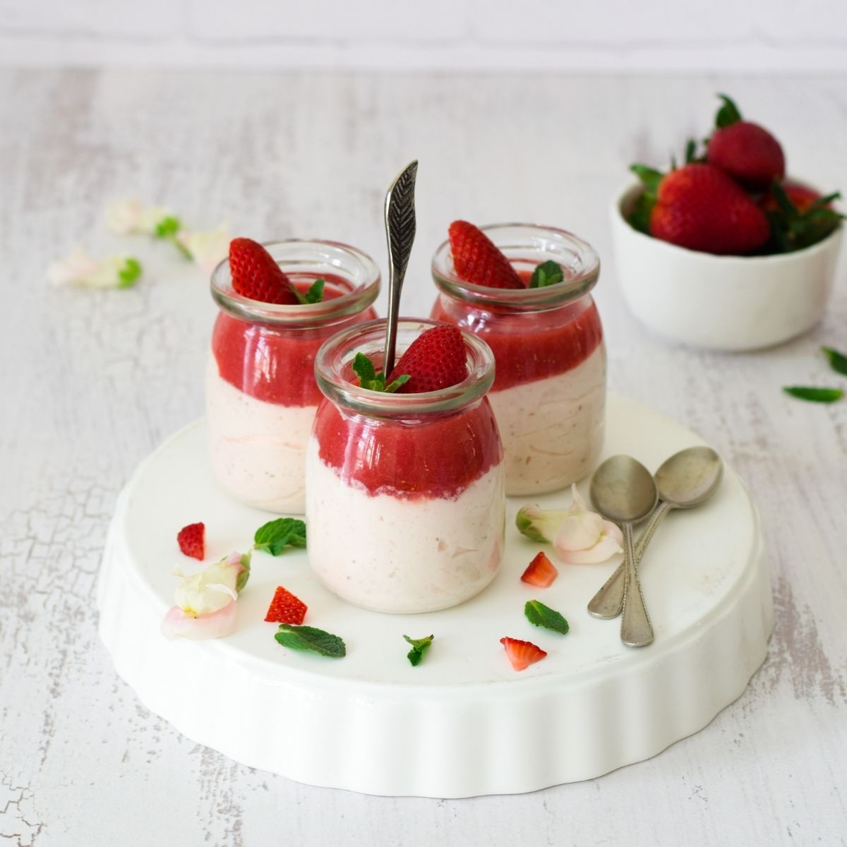 Eggless Strawberry Mousse