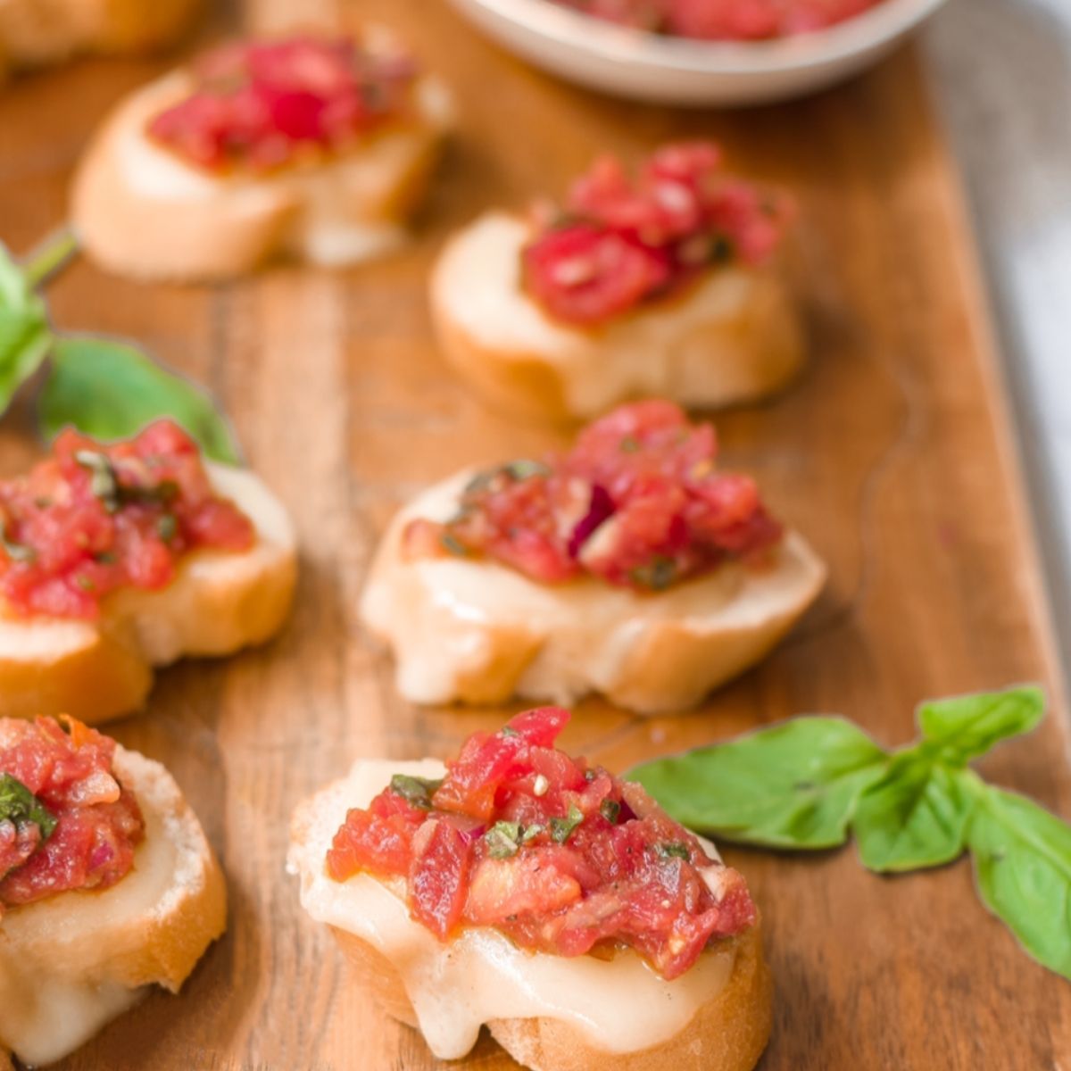 Easy Bruschetta with Mozarella