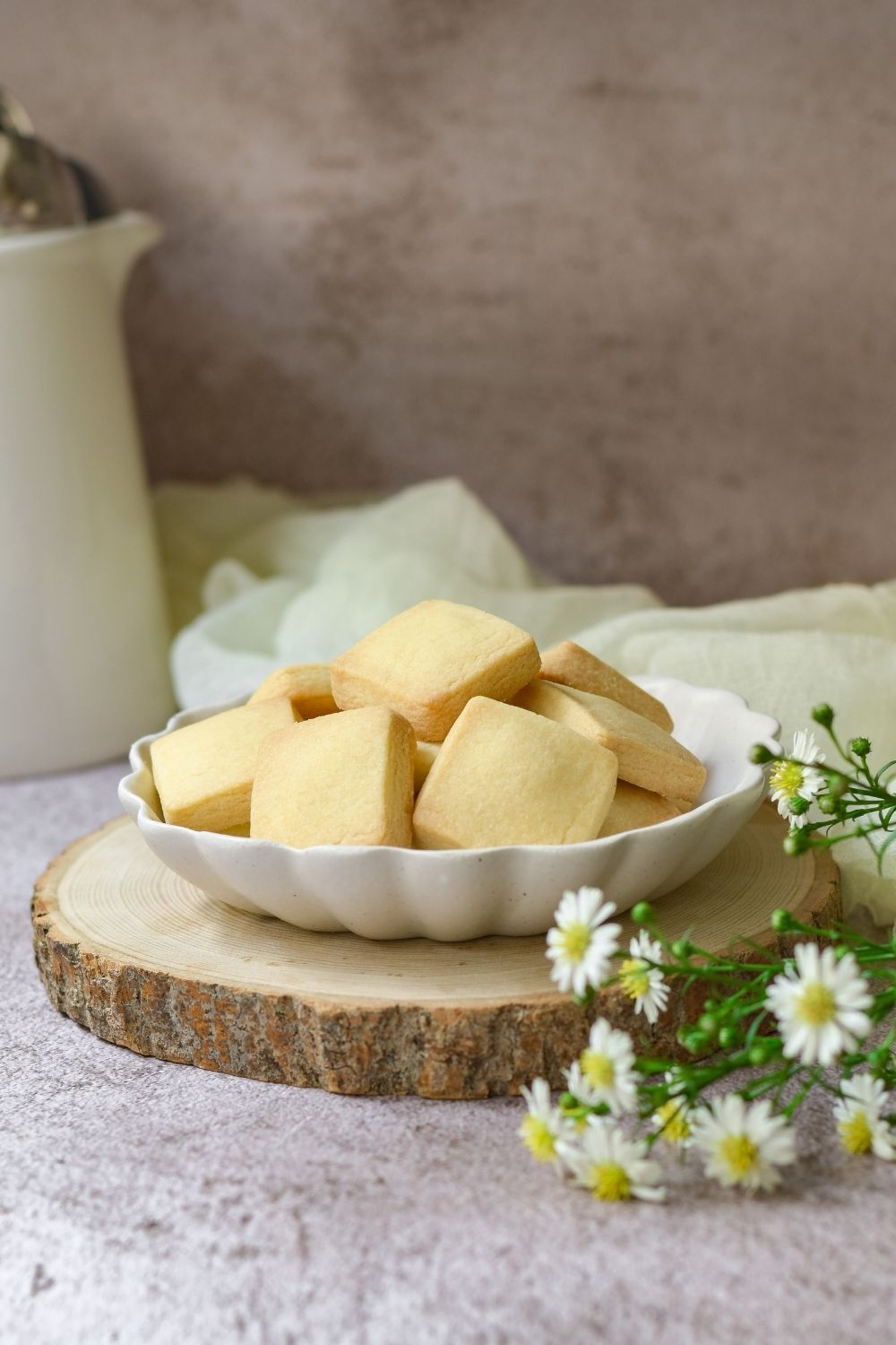 3 Ingredient Eet-Sum-Mor biscuits in a white bowl